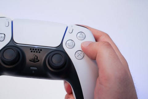 遊戲日報：極品飛車14復刻，怪獵崛起新演示，PS5統一按鍵