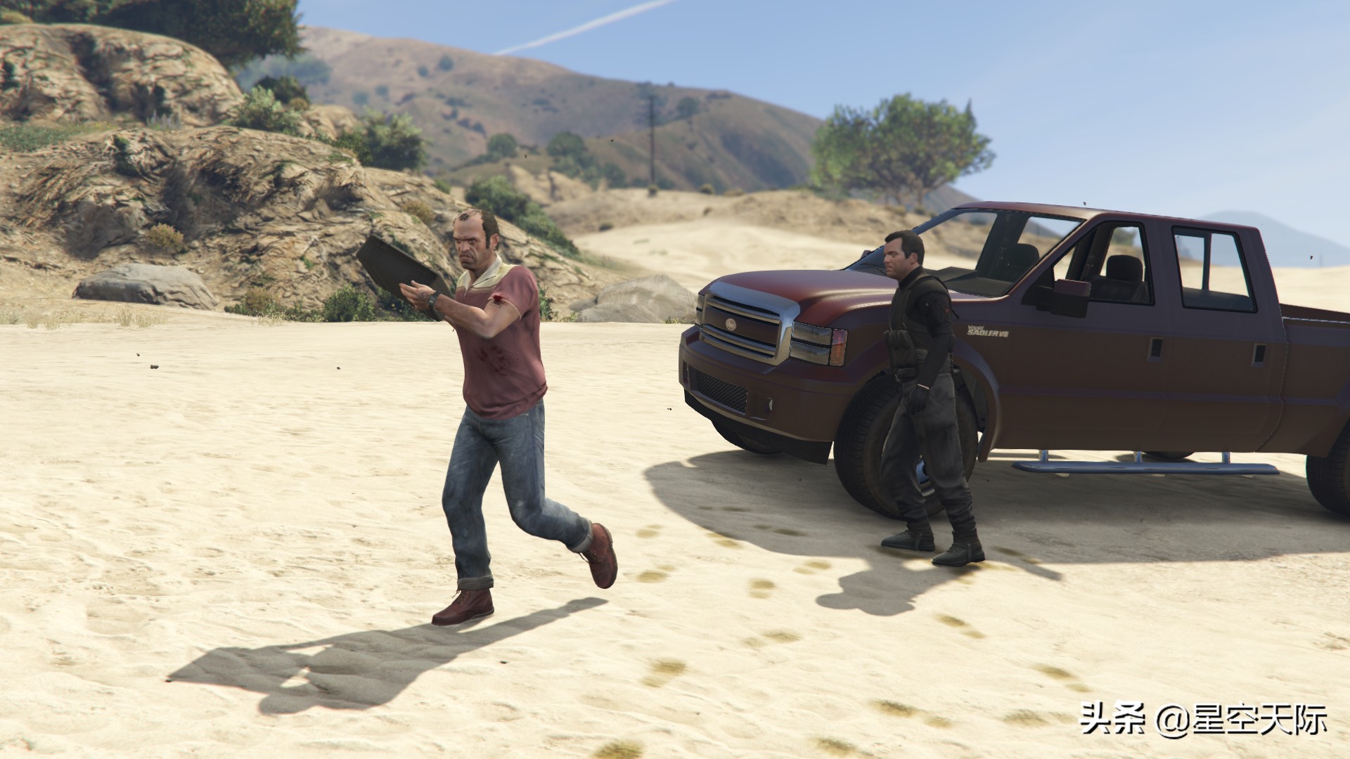 GTA5：任務讓崔佛開摩托車衝上火車，任務有點難，小星失敗好幾次