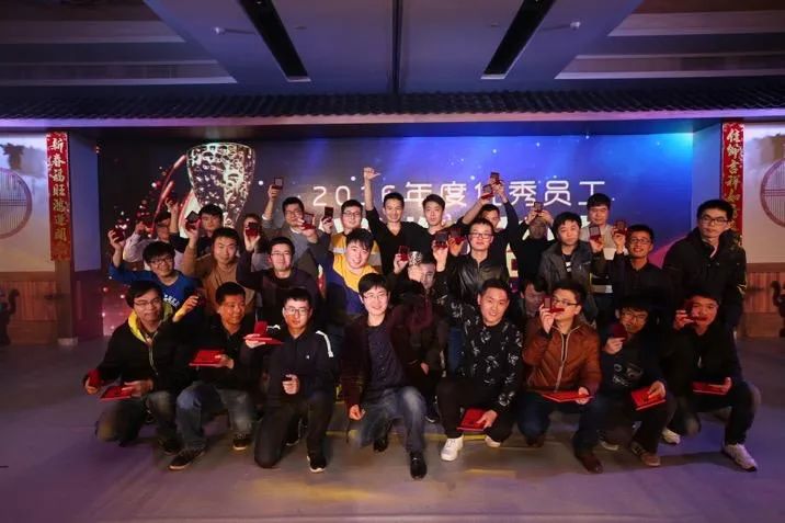 做出月流水破億的傳奇頁游後，《藍月傳奇》工作室選擇了跳出舒適區